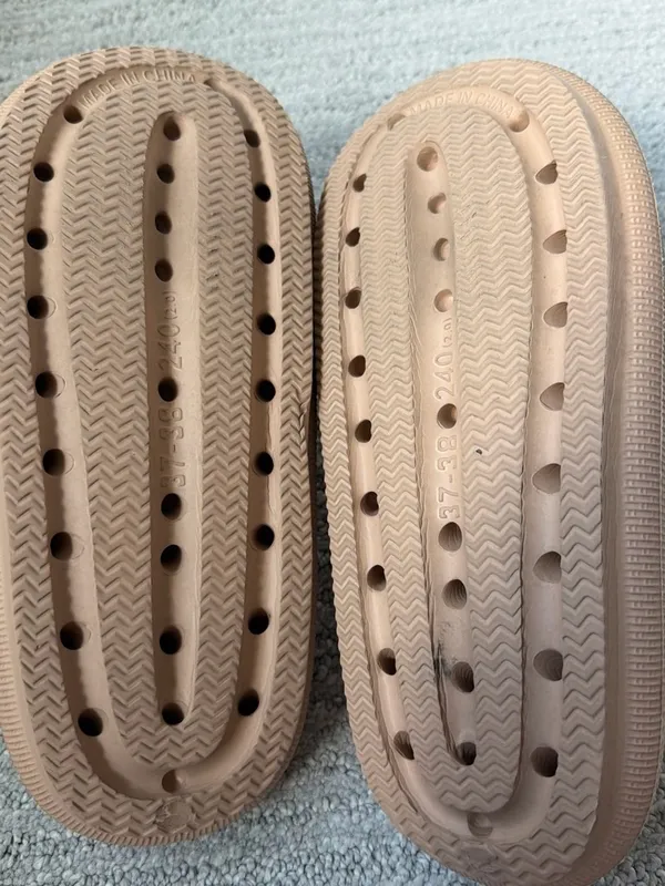 Slide in Light Taupe Tan Size 7.5 - Image 3