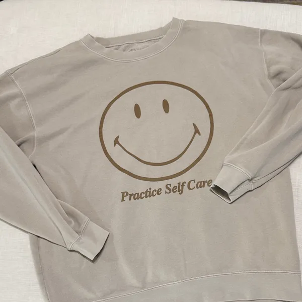 PacSun Cream Smiley Crewneck Sweater - Image 5