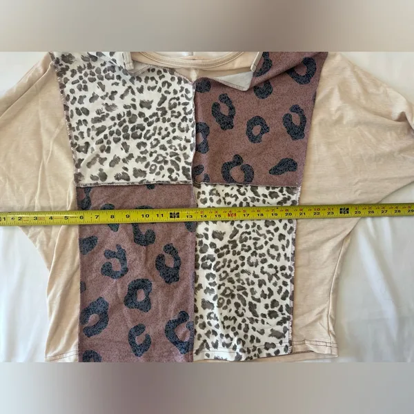 Leopard Patchwork Long Sleeve Animal print color block long sleeve V-neck top - Image 3