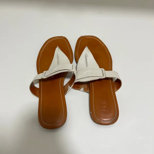 UGG Women's Gaila Slip‎ On Sandal Size 9 - Image 8