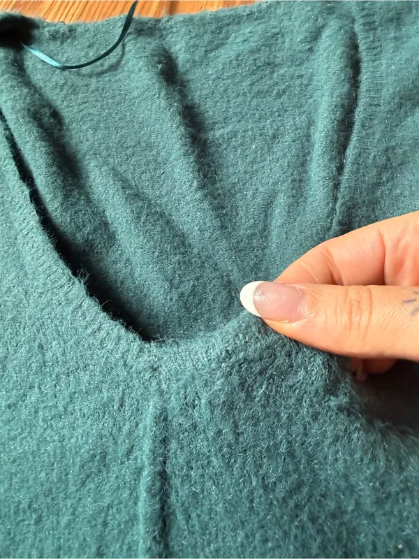Textured Teal V-Neck Short Sleeve Sweater Crop Top - Image 3