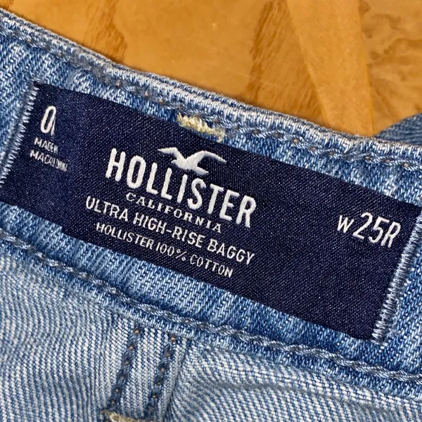 NWT!! Hollister Ultra High Rise Baggy Jeans Size 25R / 0R - Image 8