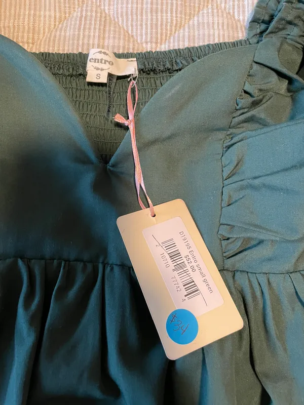Entro Boutique Green Dress - Image 3