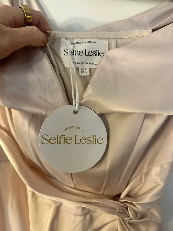 Selfie Leslie Amaryllis Off-Shoulder Twist Maxi Dress Pearl - Image 7