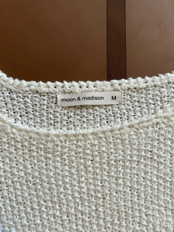 Moon & Maddison White knit top - Image 2