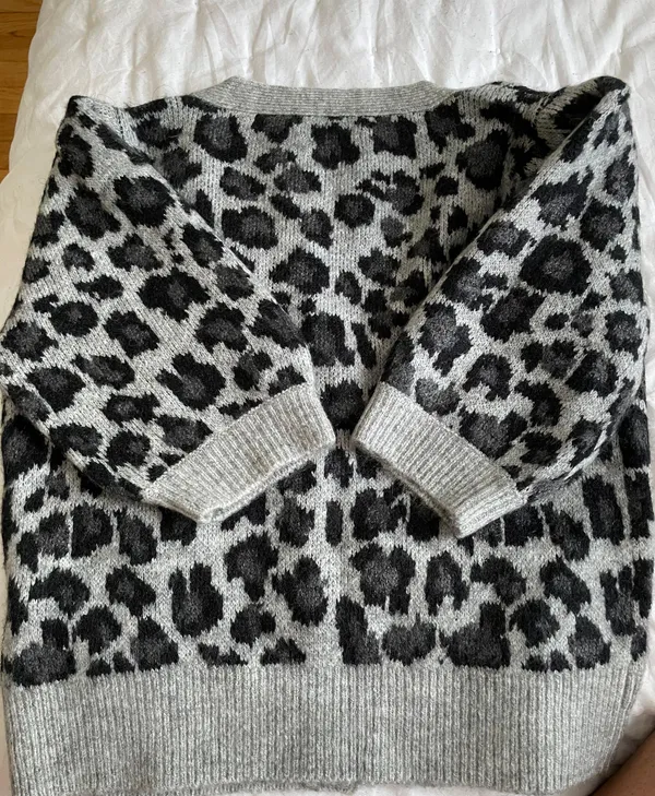 Abercrombie and Fitch Short Sleeve Cropped Cardigan - Image 2