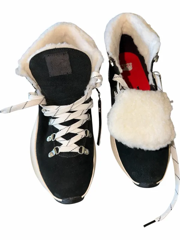 NWT Sorel Out 'N About III Conquest Waterproof Boots for Ladies - Black/Sea Salt - Image 8