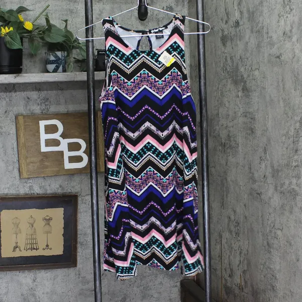 NWT Planet Gold Juniors Knit Sleeveless Printed Trapeze Dress Black Combo M - Image 3
