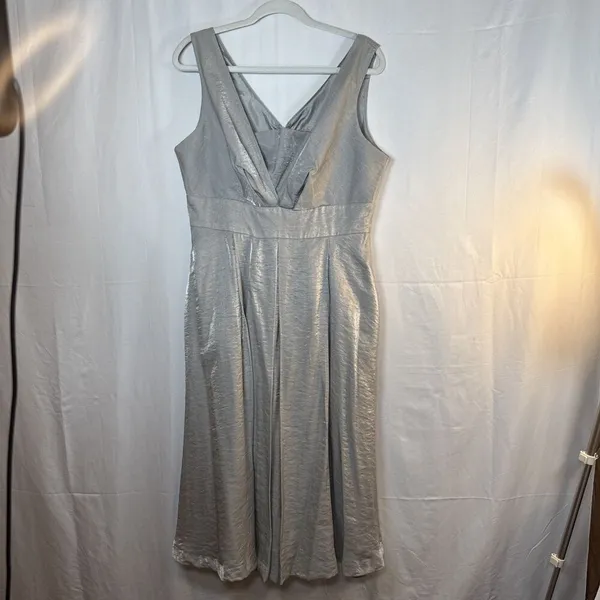 Midnight Velvet Silver Sleeveless MIDI Dress Preowned Size 12 - Image 2