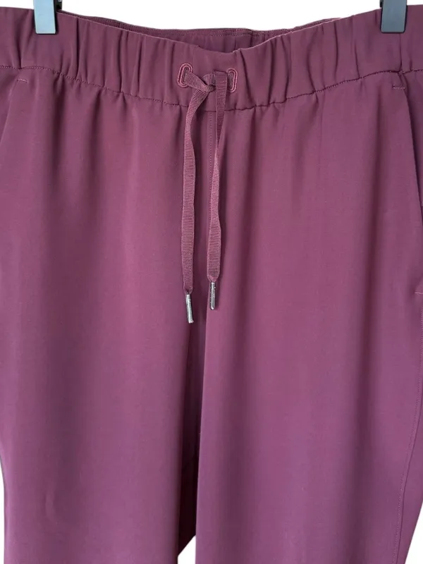 Lululemon On The Fly‎ Maroon Joggers Sz 6 - Image 3