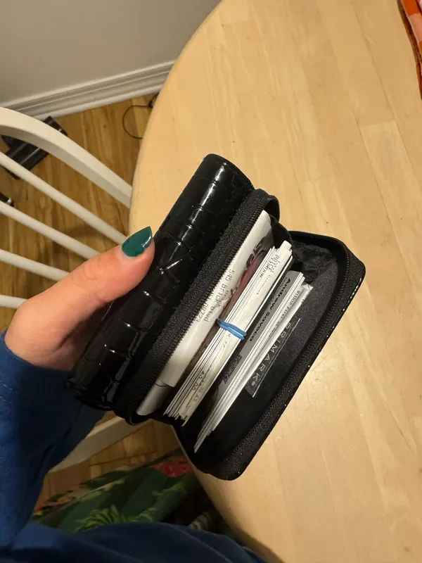 “B” Wallet Size undefined - Image 3