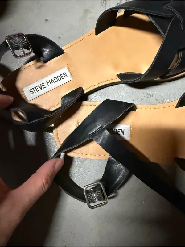 Steve Madden Women's 'SAAR' Black Sandals Size 7.5 NEW - Image 6