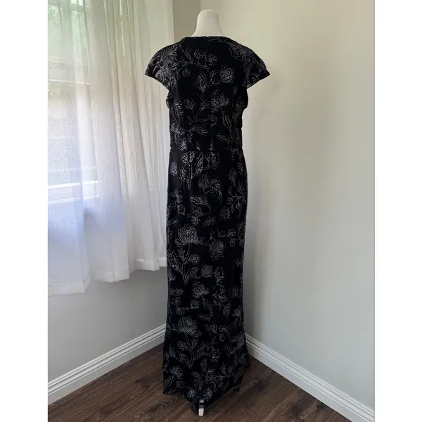 SLNY SL Fashions Black & Silver Cap Sleeve Floor Length Gown - Image 6