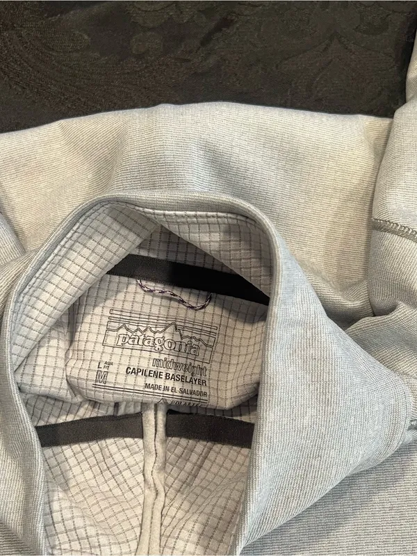 Patagonia gray 1/2 zip capilene long sleeve top M women - Image 3