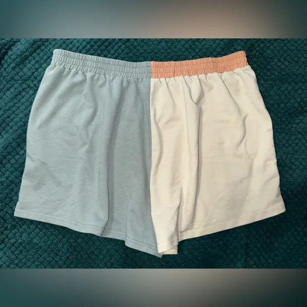 SHEIN Two-Toned Colored Shorts - Image 4