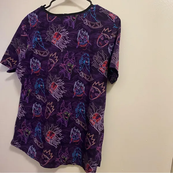 Disney Villains Womens Purple Print Scrubs Scrub Top M Medium Bust 40” - Image 6