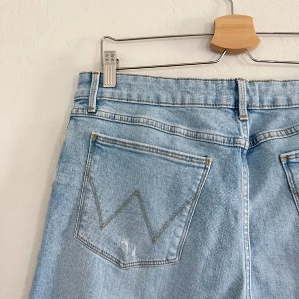 Wrangler High Rise Loose Straight Distressed Light Wash Jeans Size 12 - Image 9