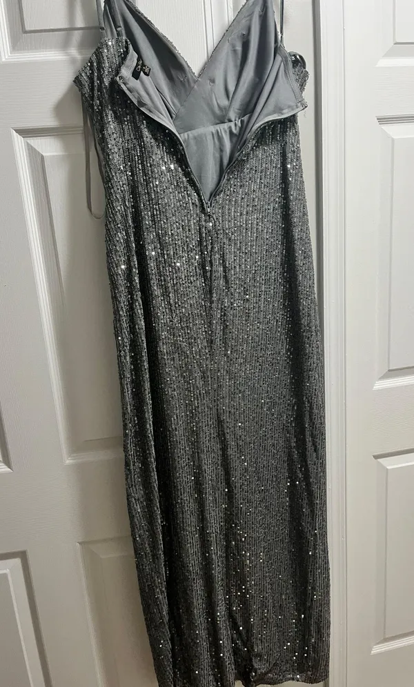 Silver Long Formal Dress Size 10 - Image 3