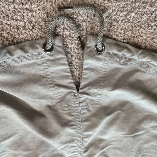 Under Armour Notre Dame Fighting Irish Womens Anorak Jacket Parka Gray Storm1 - Image 10