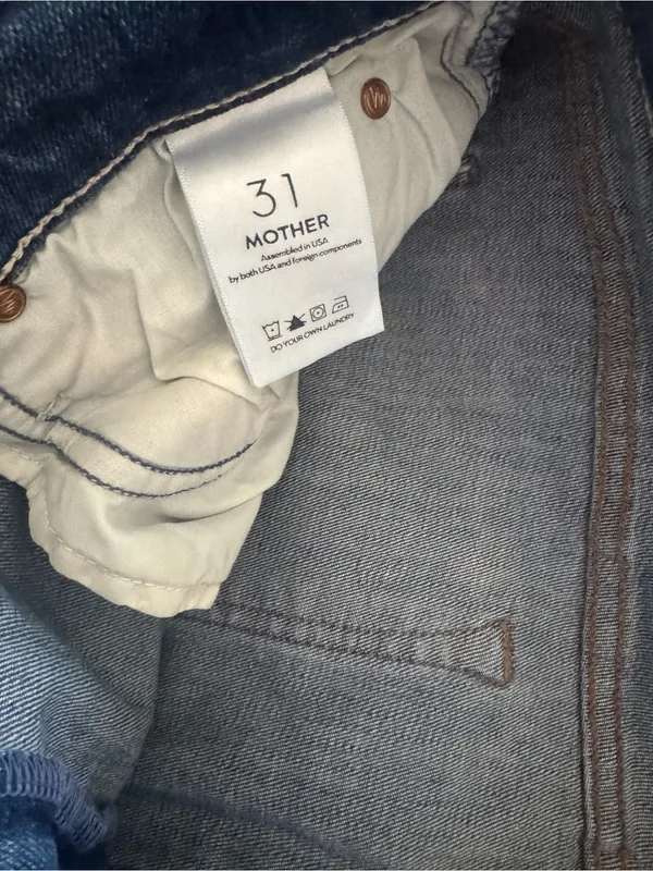 MOTHER Cropped Wide Cuff Jeans – Medium Blue - Image 4