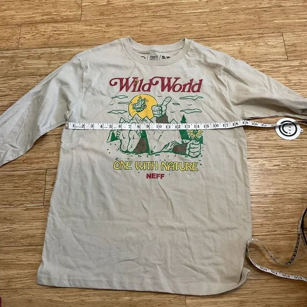 Neff Wild World Tan Beige One with Nature Women’s Long Sleeve Size Small New - Image 4