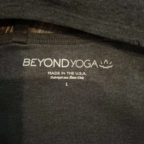 Beyond Yoga Space Dye Crossover Strappy Sports Bra Grey Large Athleisure - Image 5