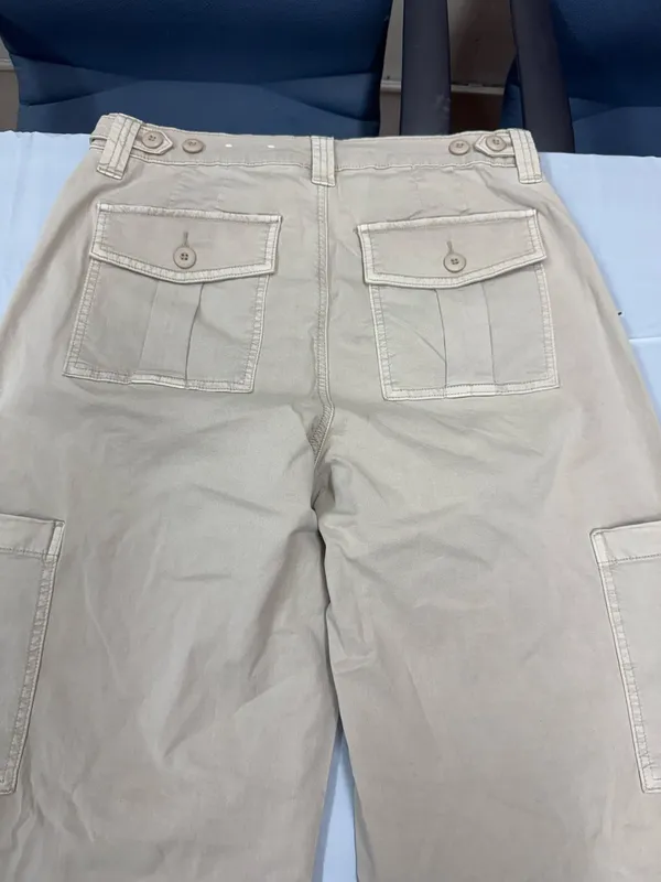 American Eagle Stretch Khaki Barrel Cargo Pants Size 6 Long - Image 4