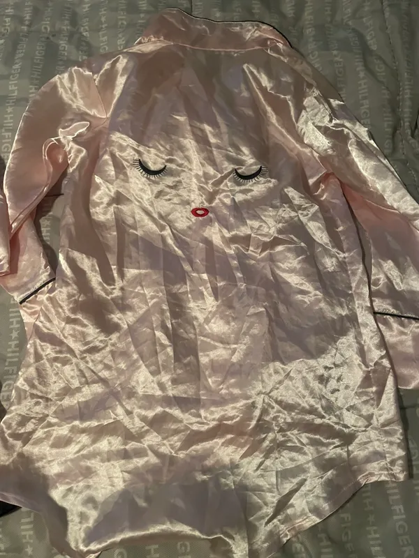 Size Medium Light Punk Satin 3 Piece Pajama Set Pink - Image 4