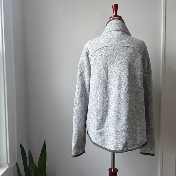Lululemon Gray Fleece Jacket Size 8 - Image 2