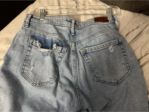 Hollister Curvy High-Rise Jeans - Image 2
