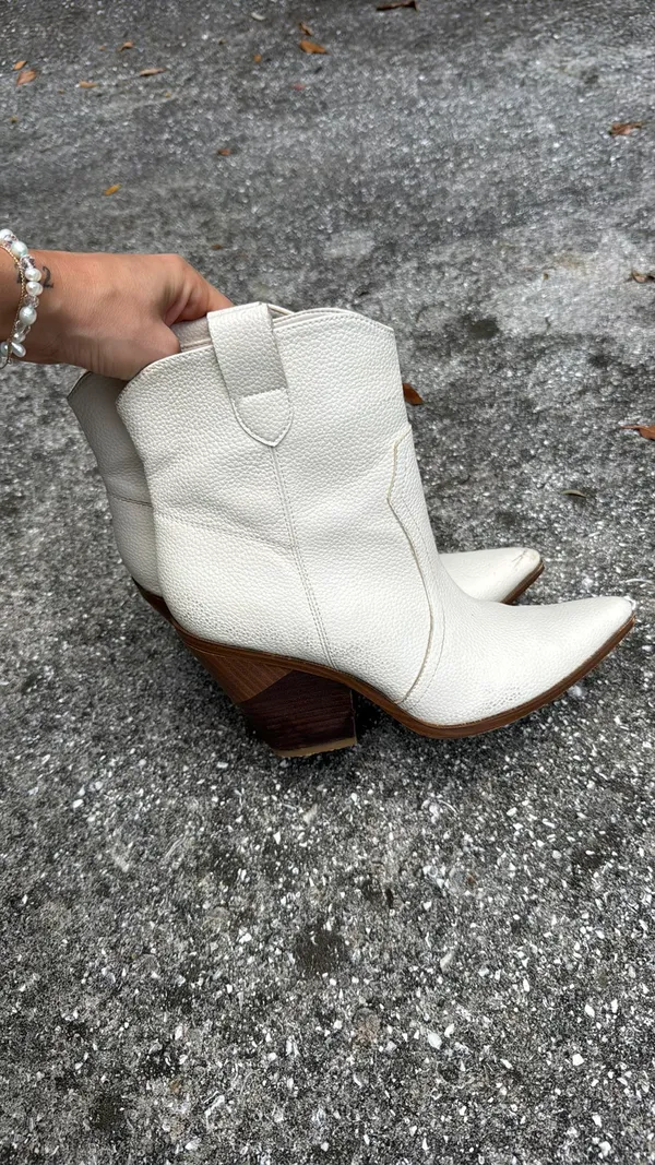 Short cowgirl boots White Size 8 - Image 2