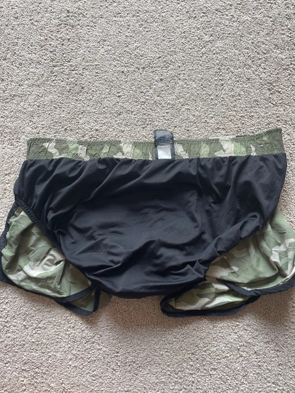 PINK Camo Shorts Victoria's Secret - Image 3