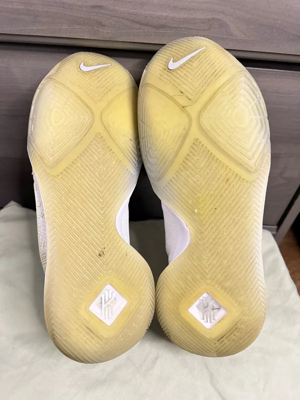 Nike Kyrie 3 Sneakers Men’s Shoes Size 10 - Image 7