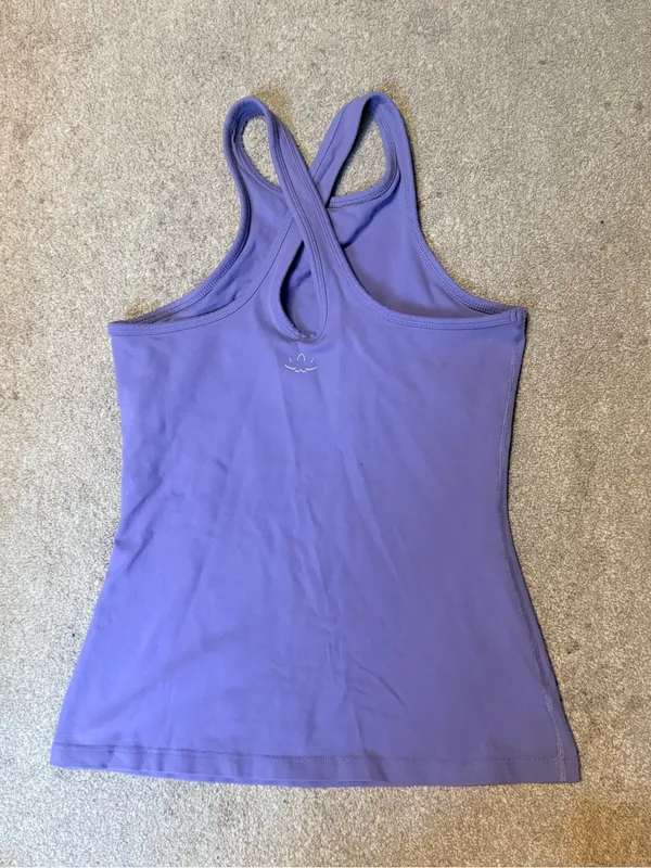Beyond Yoga High Neck Crossback Built In Bra Workout Tank Top Size M - Image 2