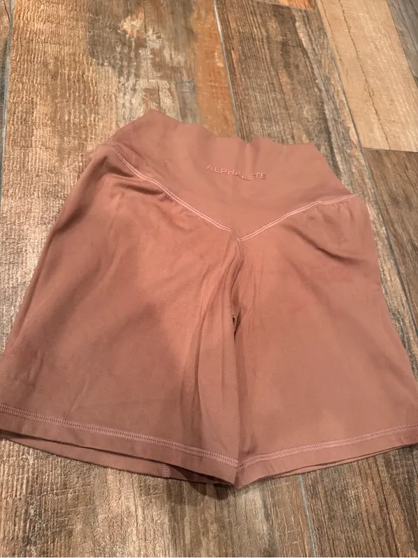 Alphalete Alphalux Wonder Shorts 6” - Image 2
