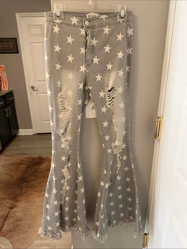 NWT Peach Love California Grey Star Distressed Bell Bottom Jeans Sz M /29 - Image 3