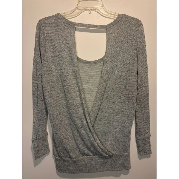 Beyond Yoga Cut Out V Drape Back Detail Long Sleeve Metallic Gold Cream Size XS - Image 2