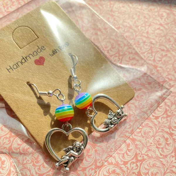 Antique retro style sleeping cute angel heart rainbow dangle earrings❤️👼 - Image 3