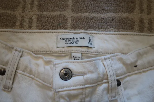 Abercrombie Curve Love 90s Straight Ultra High-Rise - Image 2