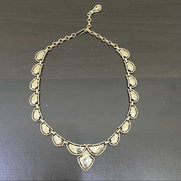 Vintage CORO Signed Light Gold Scalloped Choker Necklace - Image 5