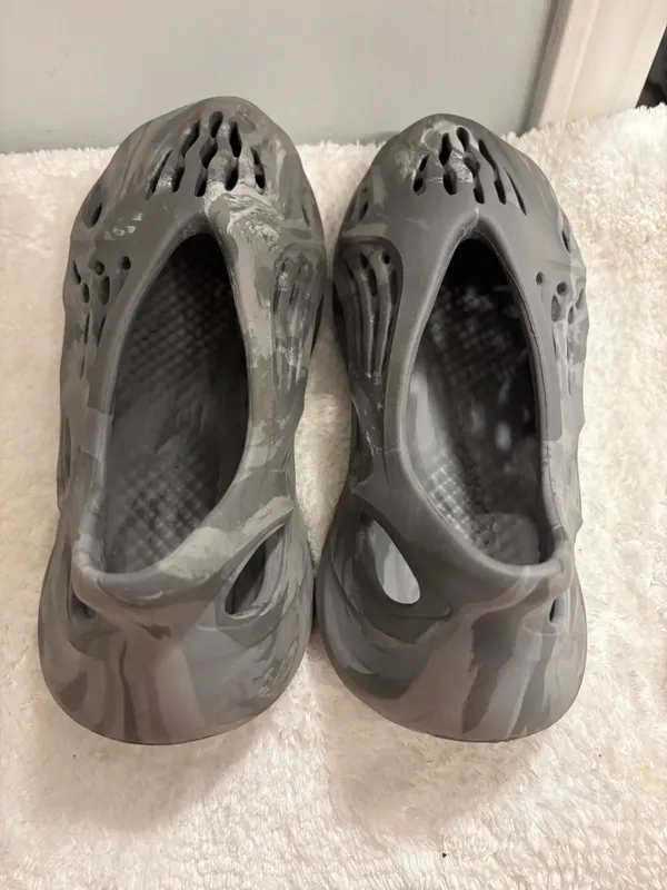 Adidas Foam Rubber Shoes Sz9 Gray Size 9 - Image 6
