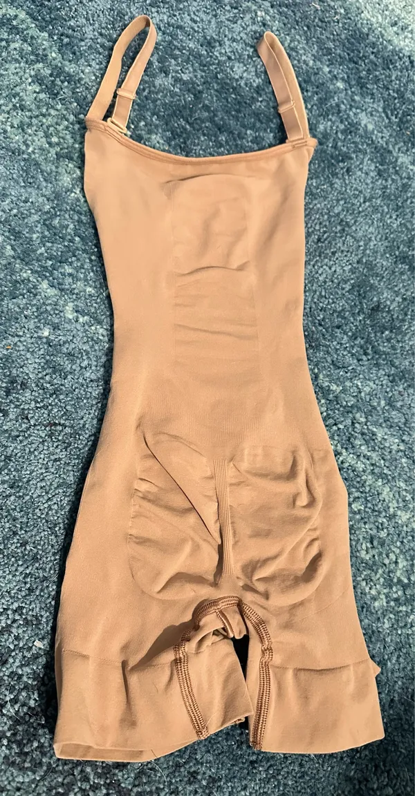 SKIMS Butt Lifting Open Bust Bodysuit - Image 2
