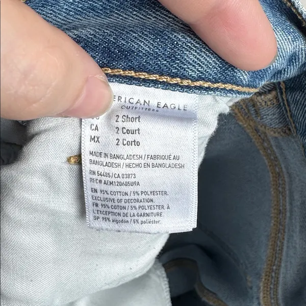 American Eagle Mom Jeans Size 2 SHORT - Image 6