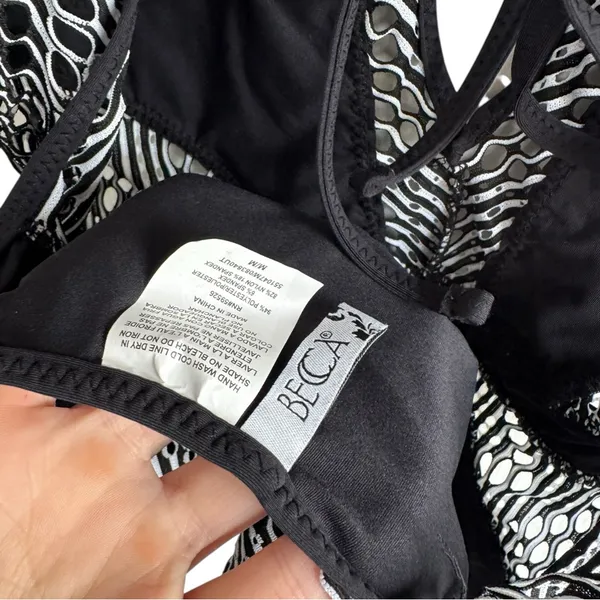 BECCA‎ Show & Tell Crochet Plunge Medium One Piece Black and White Swimsuit - Image 8