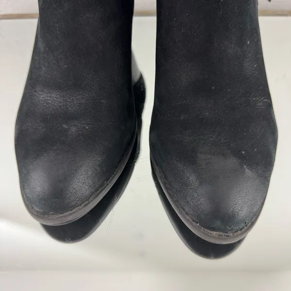 VIONIC Black Leather Suede Sterling Zipper Low Heel Preppy Fall Ankle Booties - Image 9