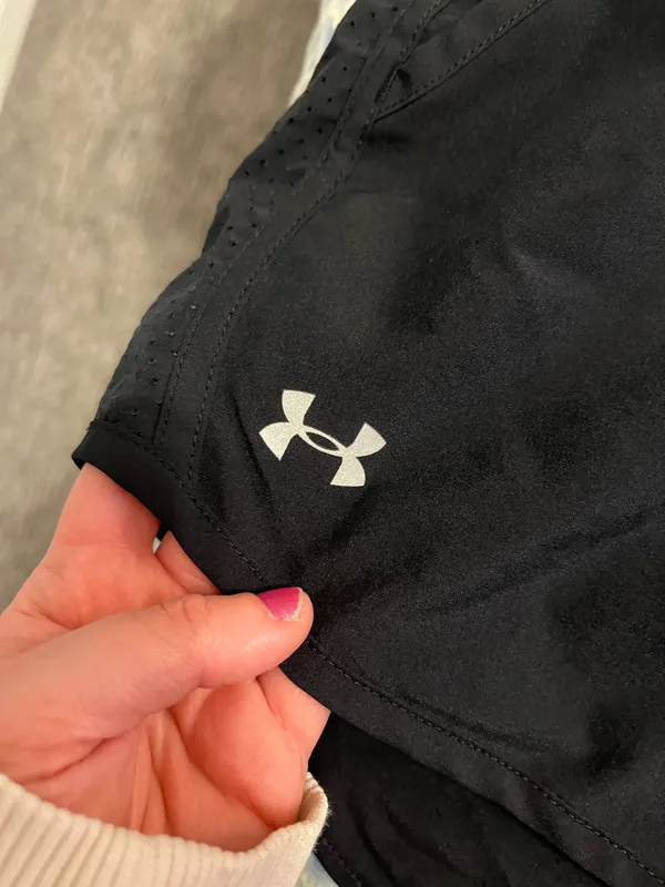 Under Armour HeatGear Shorts Athletic Black Loose - Image 3