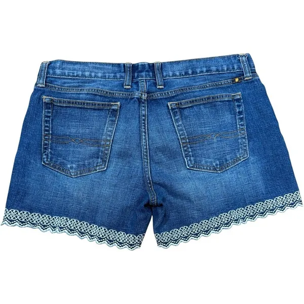 Lucky Brand Medium Wash Scalloped Embroidered Low Rise Jean Shorts Boho 6‎ / 28 - Image 2