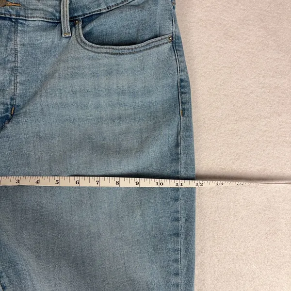 Levi's 311 Shaping Skinny Jeans Women's 34 Light Wash Stretch Denim Minimalist - Image 7