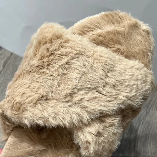 NEW Fitory Tan Faux Fur Women's Slippers Size 7 Open Toe, Fur Lined,Rubber Sole - Image 5
