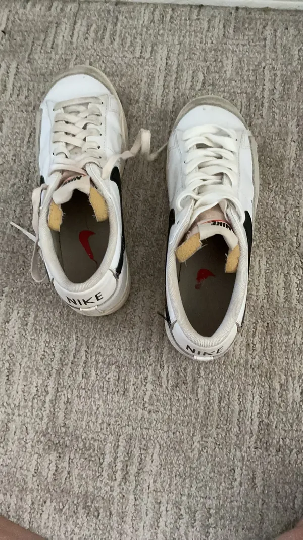 Women’s Nike platform sneaker  - Image 2
